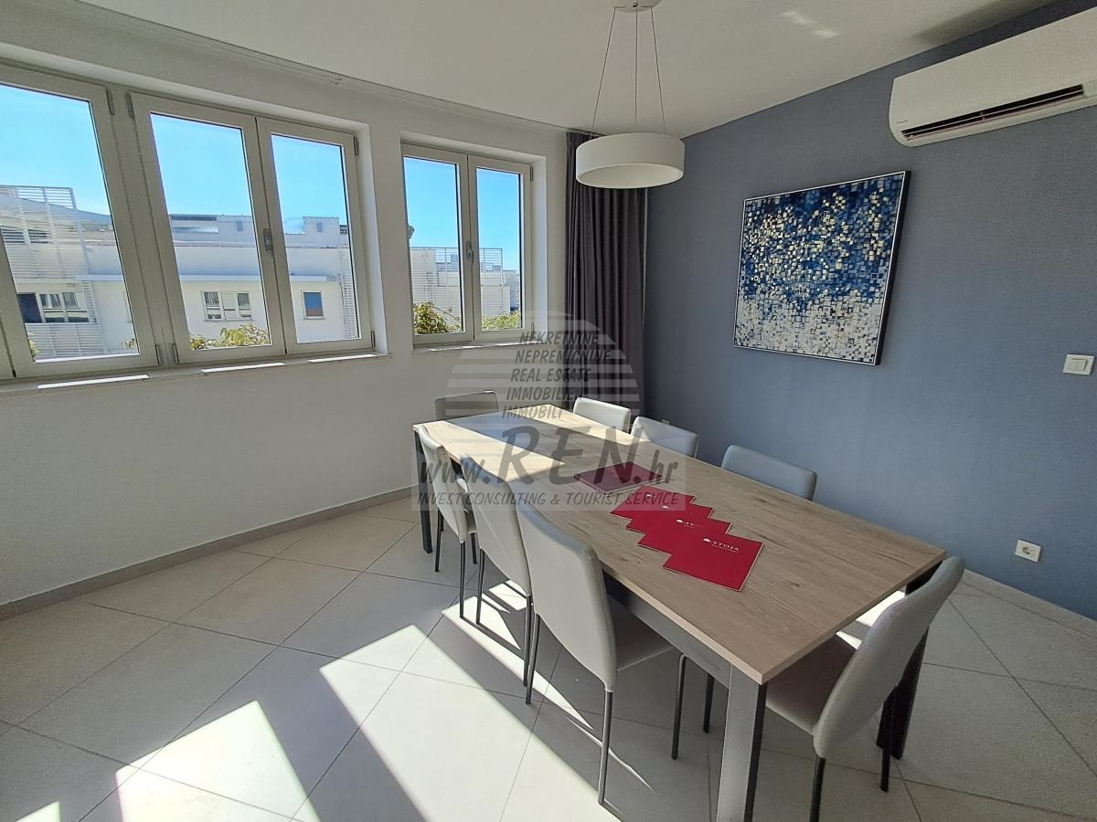Penthouse in the first row to the sea 6