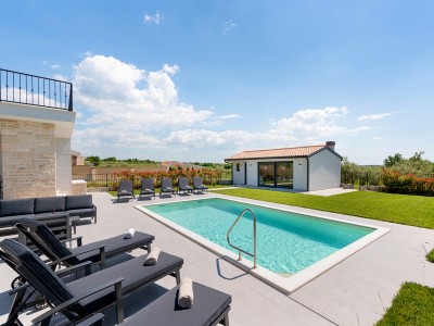 Luksuzna vila s bazenom u Brtonigli 5