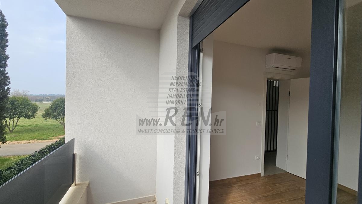 Doppelhaushälfte mit Pool in Strandnähe in Novigrad 6