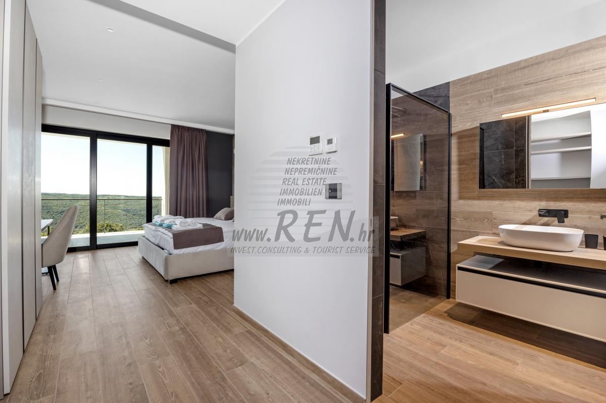 Luxury Villa with a unique view in Istria 41