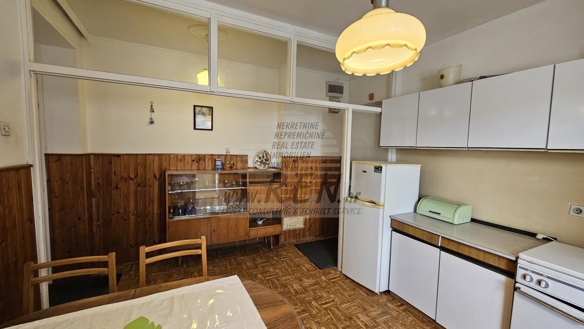 Stan u centru Umaga s terasom prema moru – 2 spavaće sobe 5