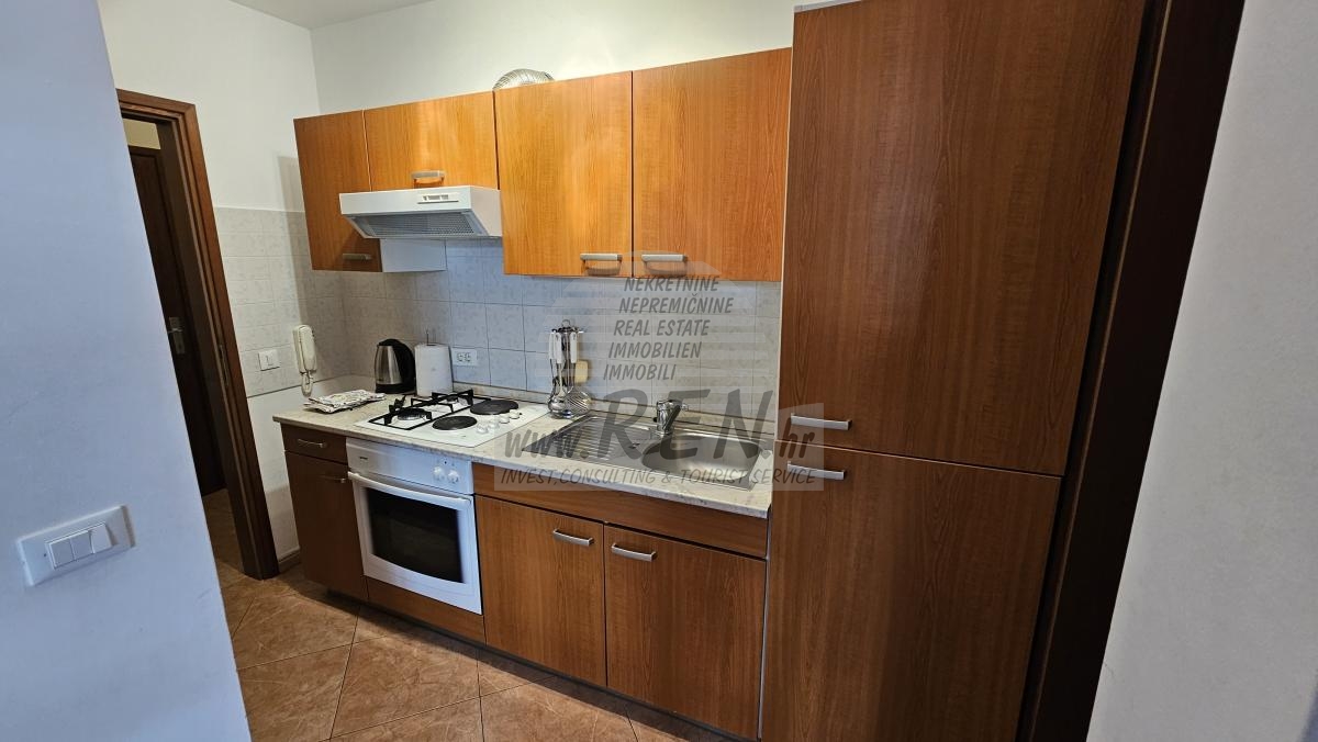 Stan s dva zasebna apartmana, bazenom i pogledom na more 9